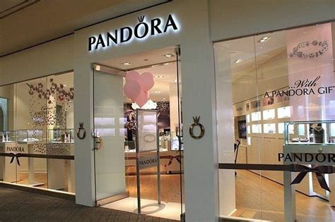 jewelry store that sells Pandora